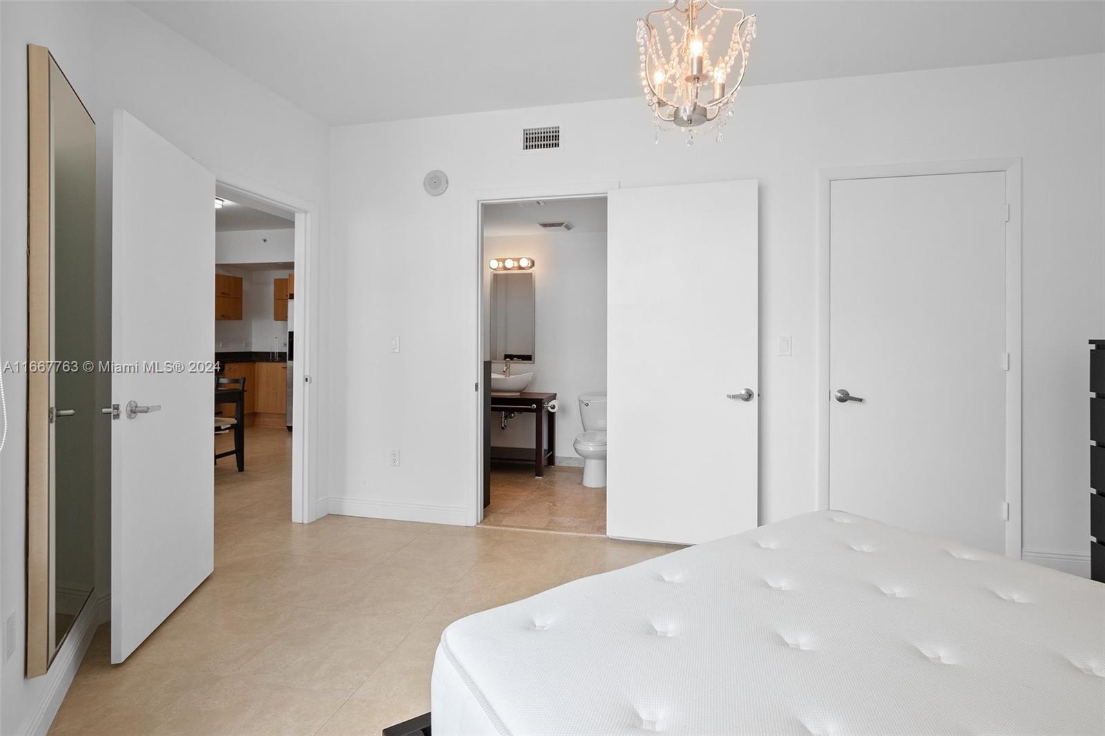 350 S Miami Ave #1811, Miami FL 33130