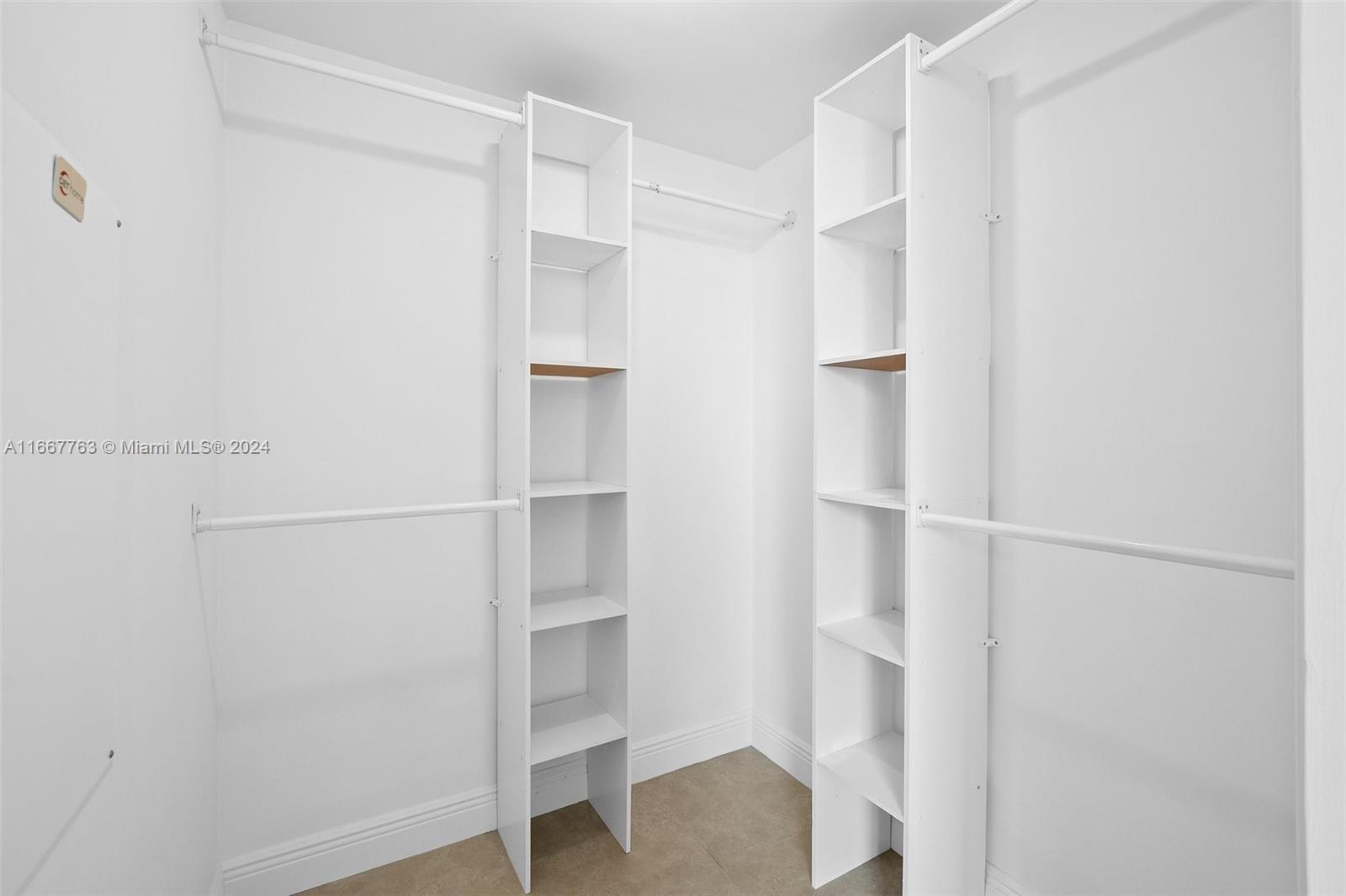 350 S Miami Ave #1811, Miami FL 33130