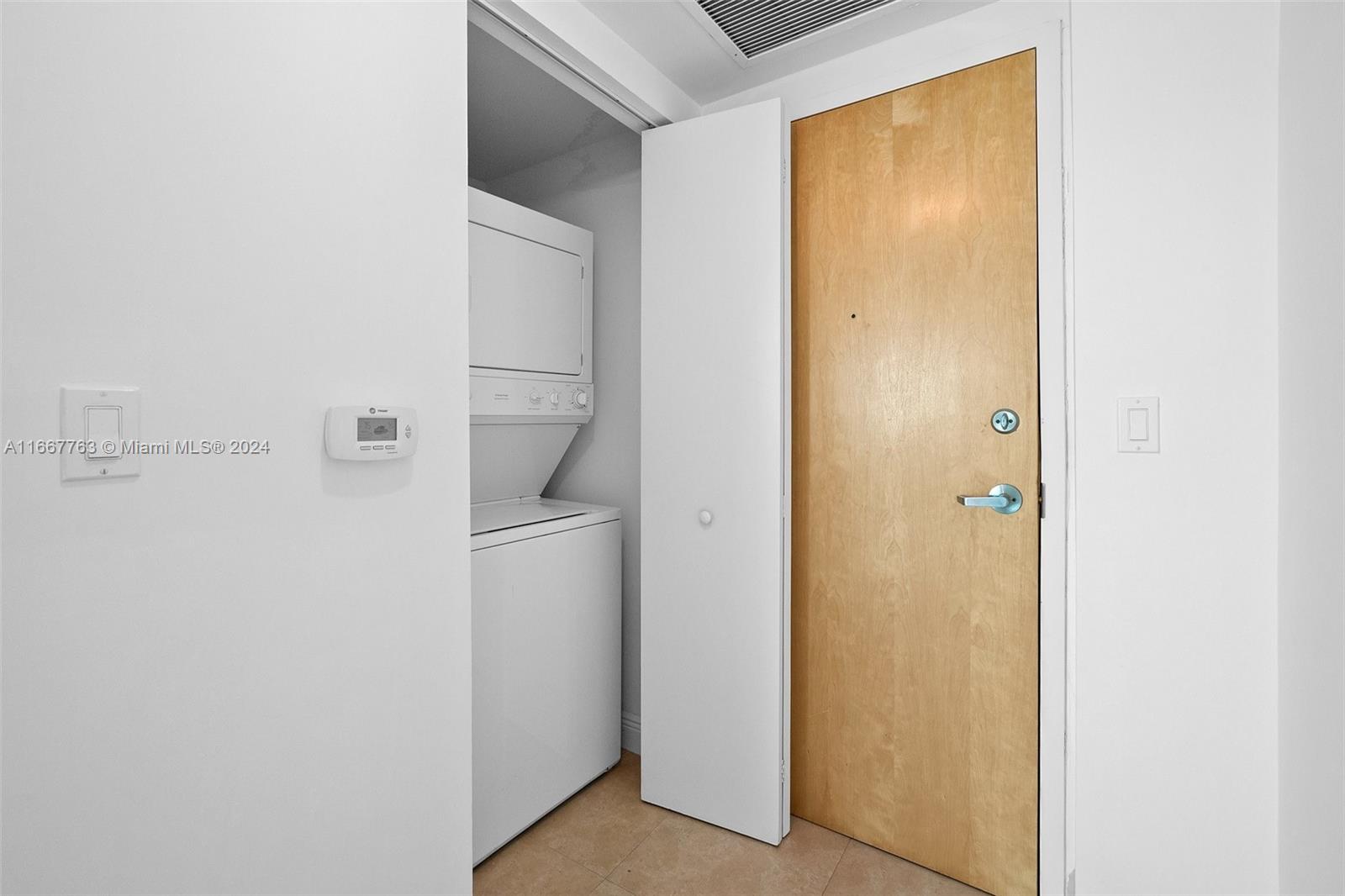 350 S Miami Ave #1811, Miami FL 33130