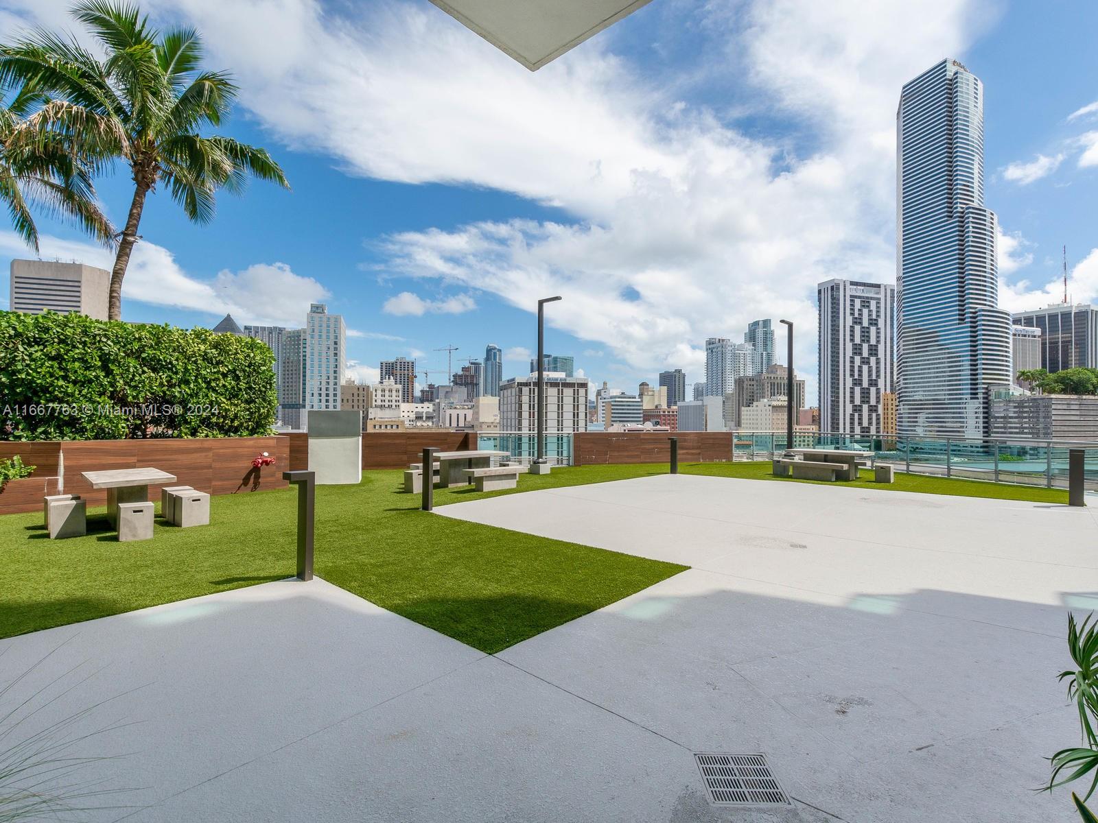 350 S Miami Ave #1811, Miami FL 33130