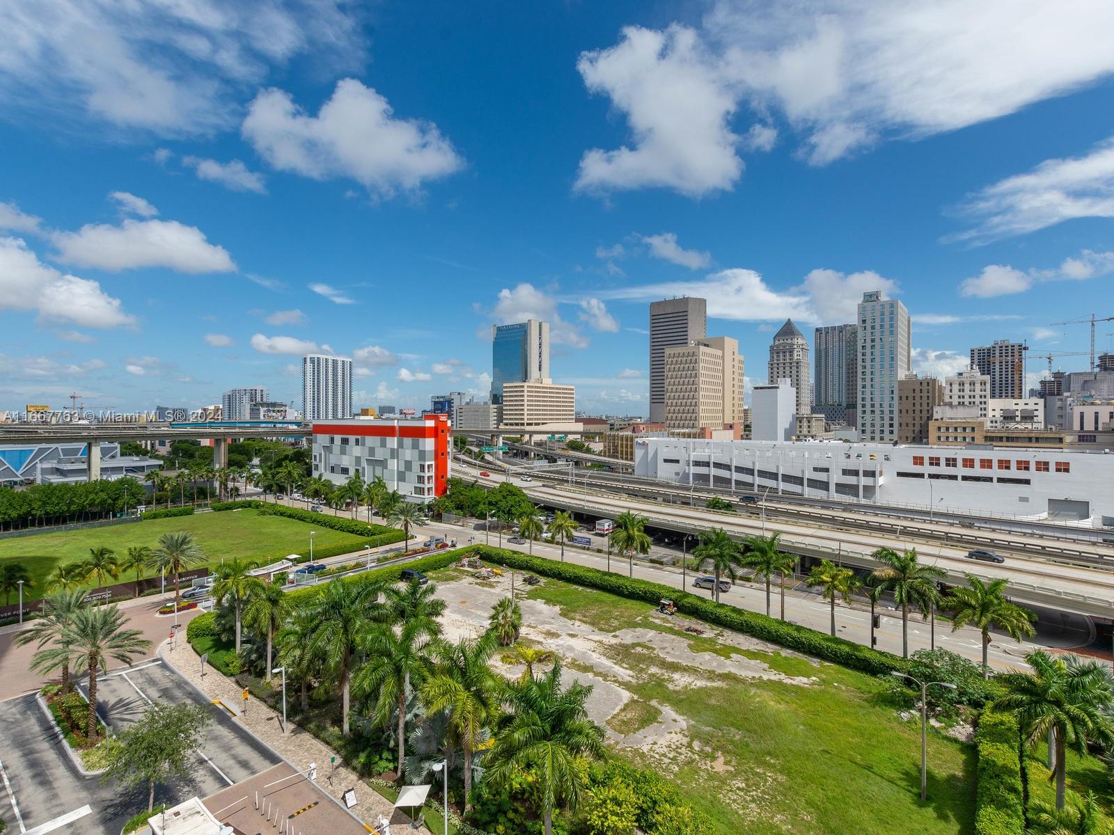 350 S Miami Ave #1811, Miami FL 33130