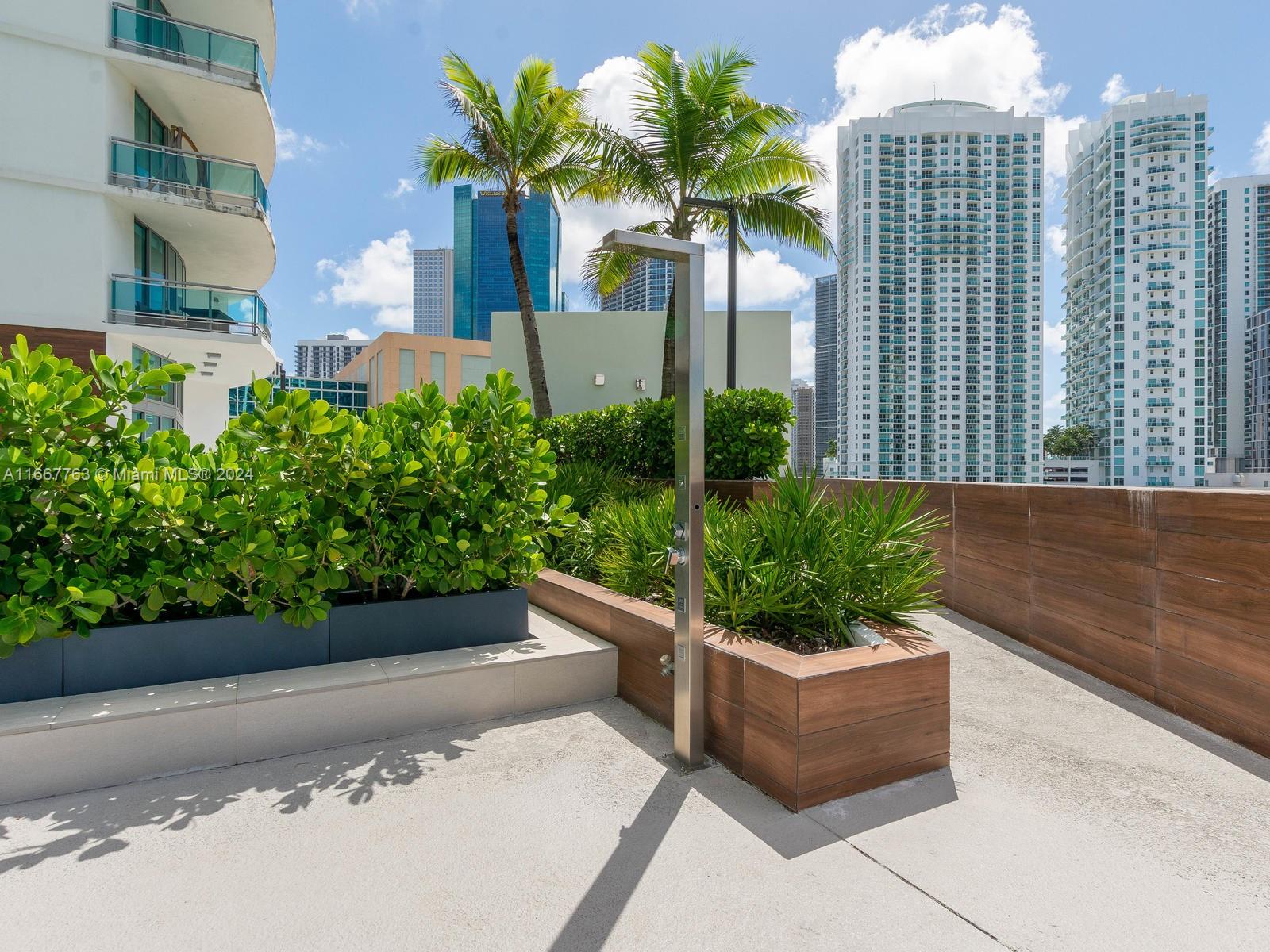 350 S Miami Ave #1811, Miami FL 33130