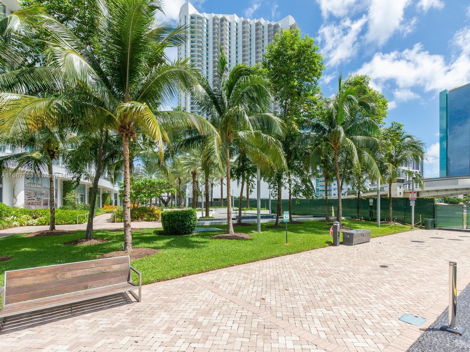 350 S Miami Ave #1811, Miami FL 33130