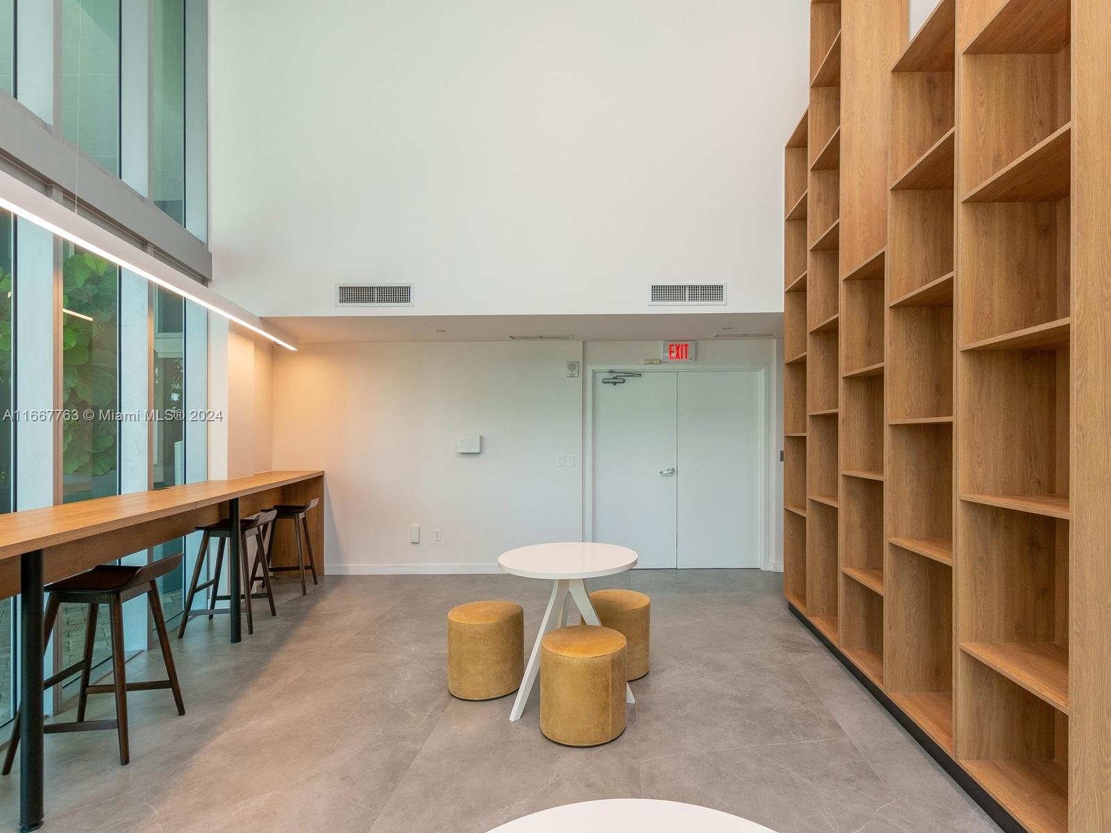 350 S Miami Ave #1811, Miami FL 33130