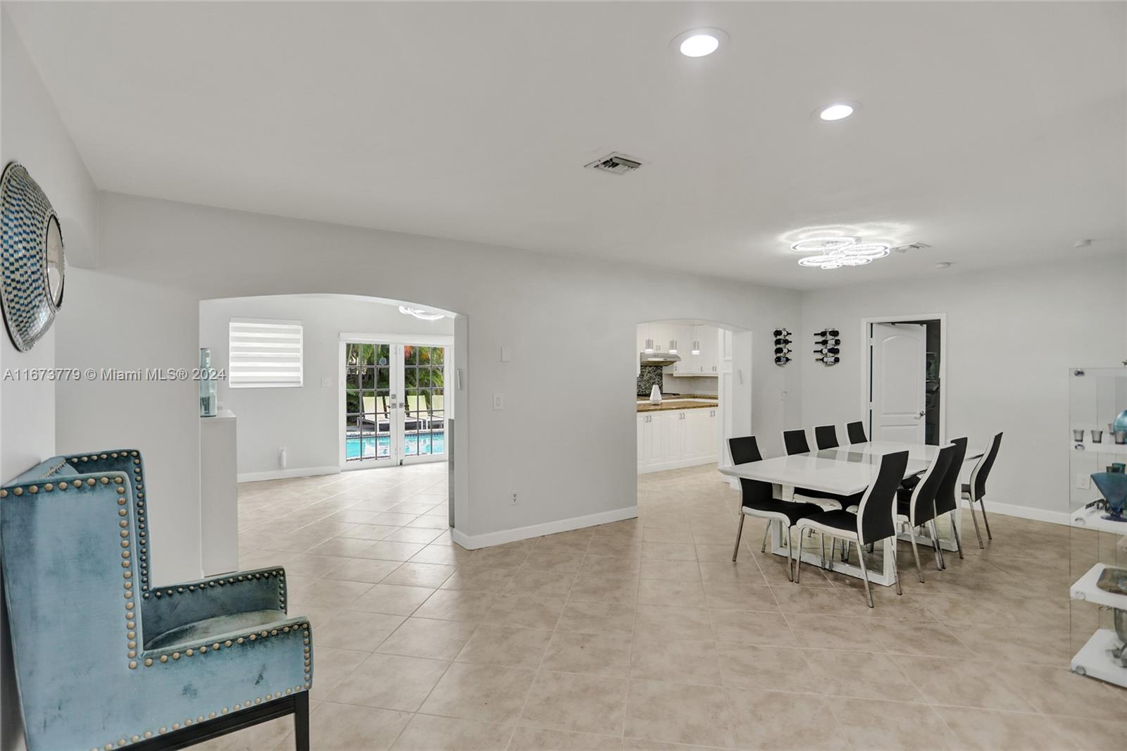 1310 NE 174th St, North Miami Beach, Florida image 9