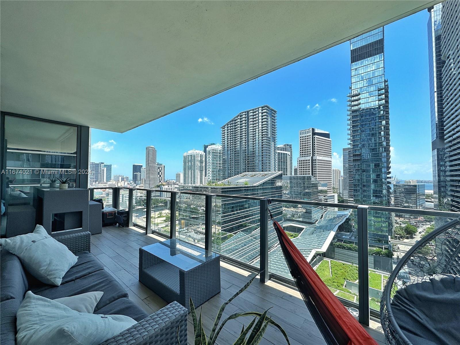 88 SW 7th St #1801, Miami FL 33130