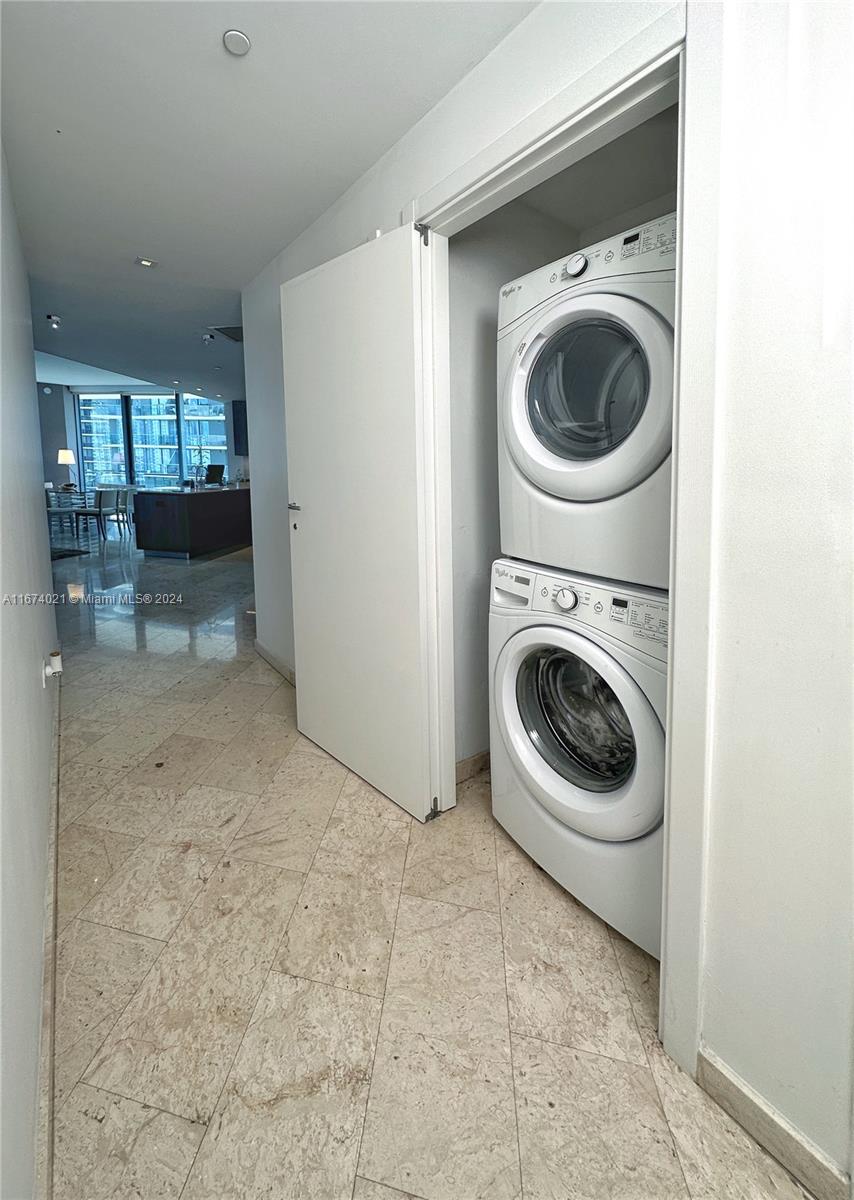 88 SW 7th St #1801, Miami FL 33130