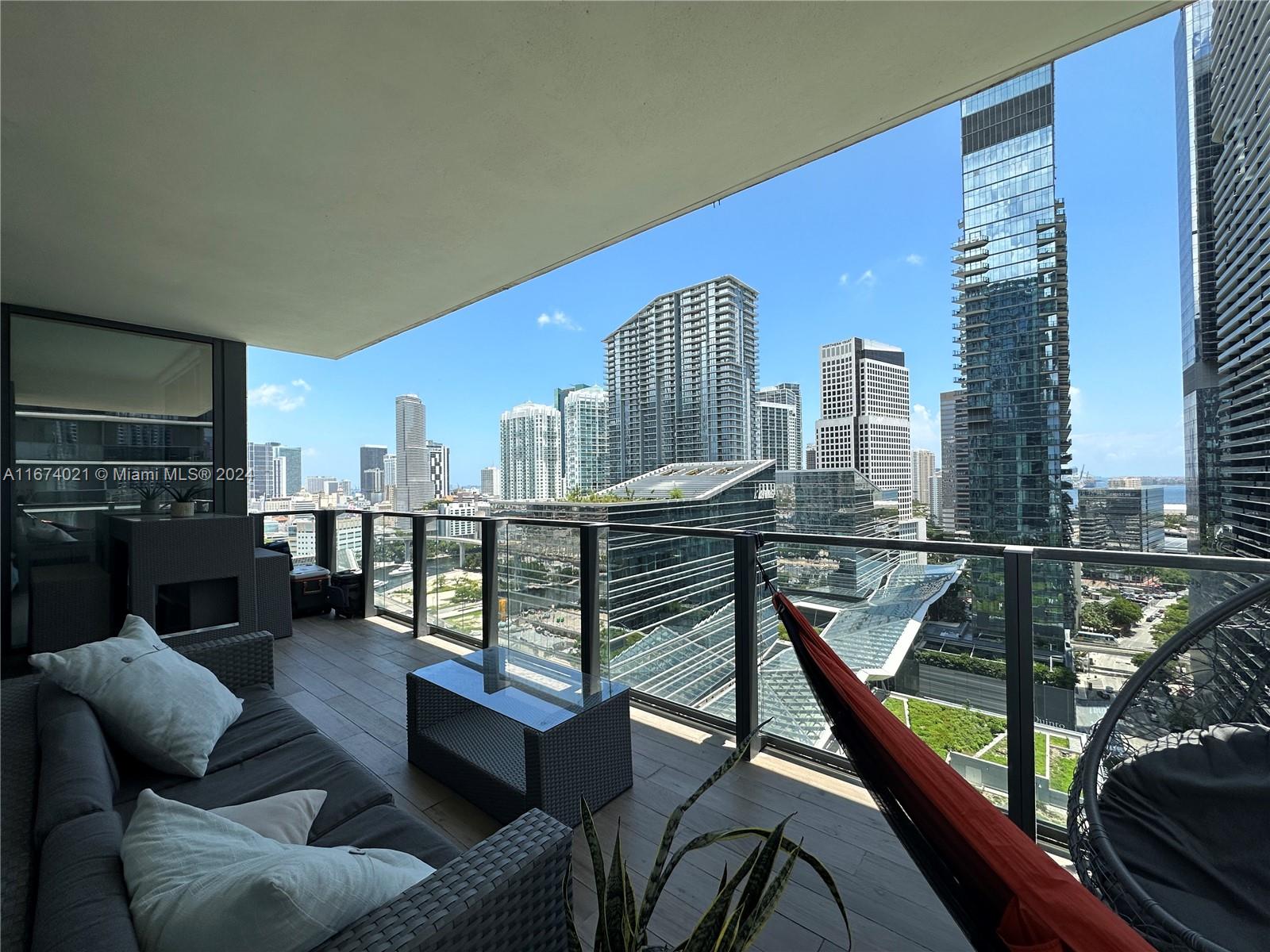 88 SW 7th St #1801, Miami FL 33130