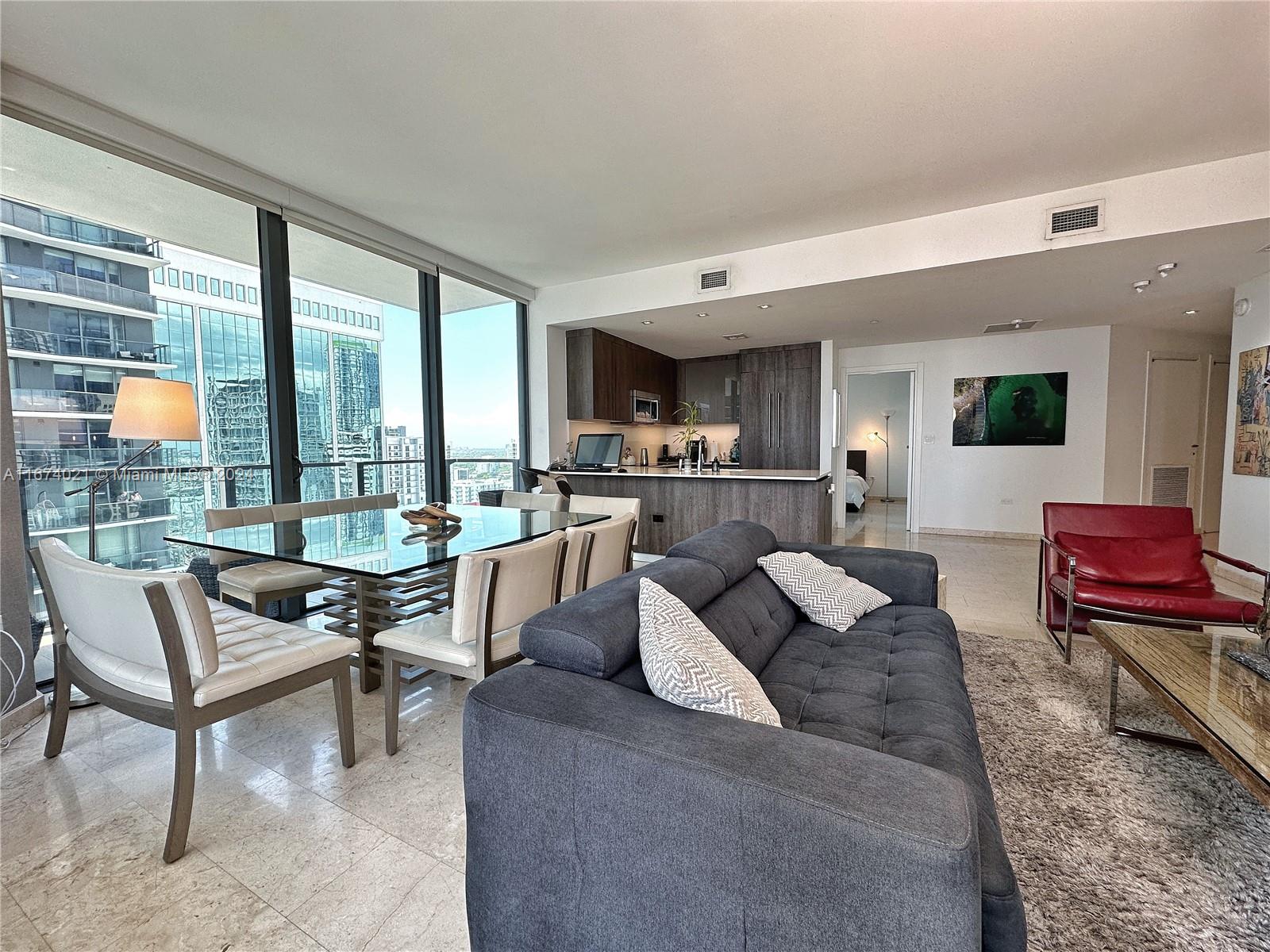 88 SW 7th St #1801, Miami FL 33130