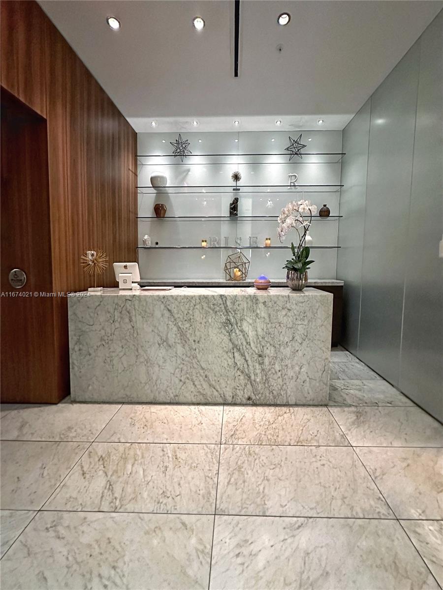88 SW 7th St #1801, Miami FL 33130