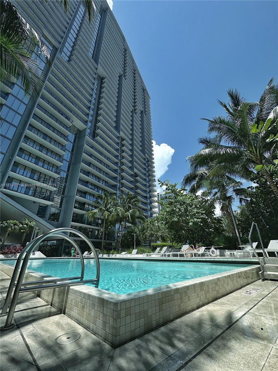 88 SW 7th St #1801, Miami FL 33130