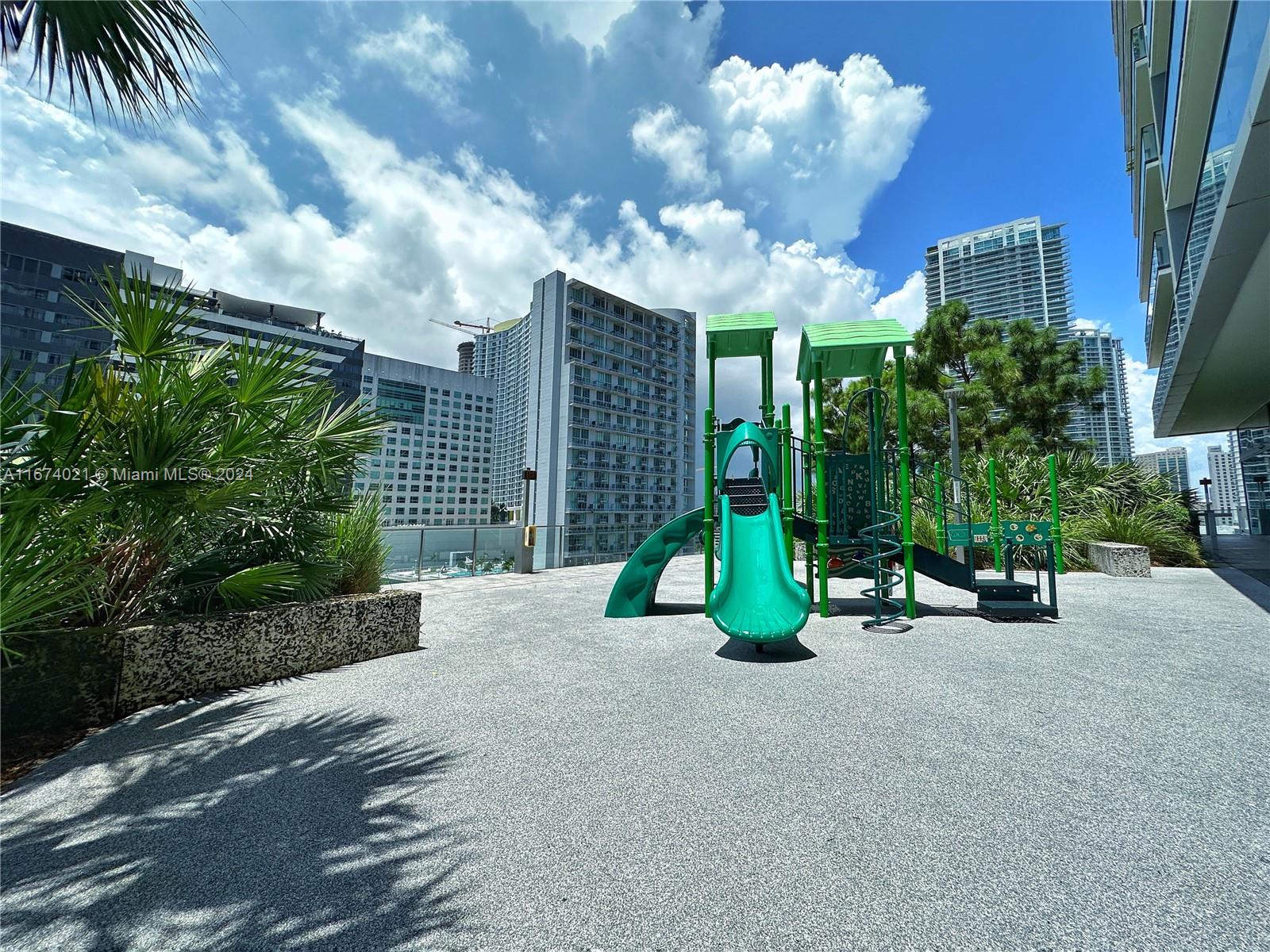 88 SW 7th St #1801, Miami FL 33130