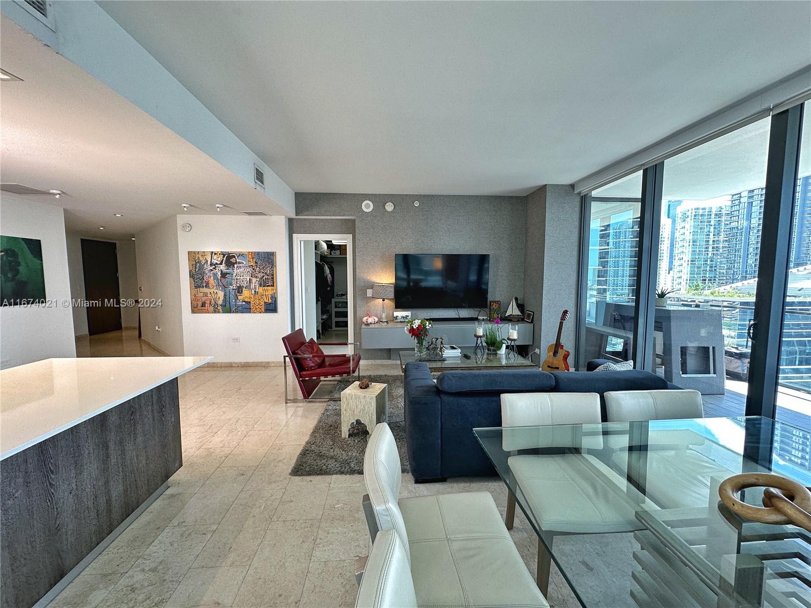 88 SW 7th St #1801, Miami FL 33130