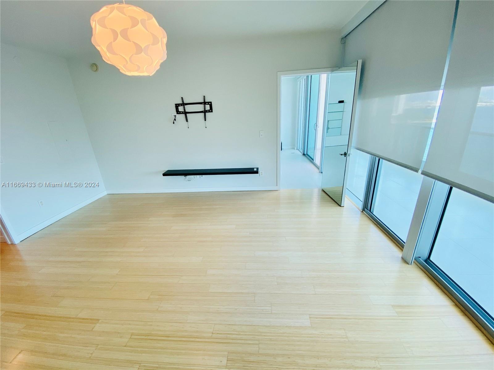 1331 Brickell Bay Dr #1405, Miami FL 33131