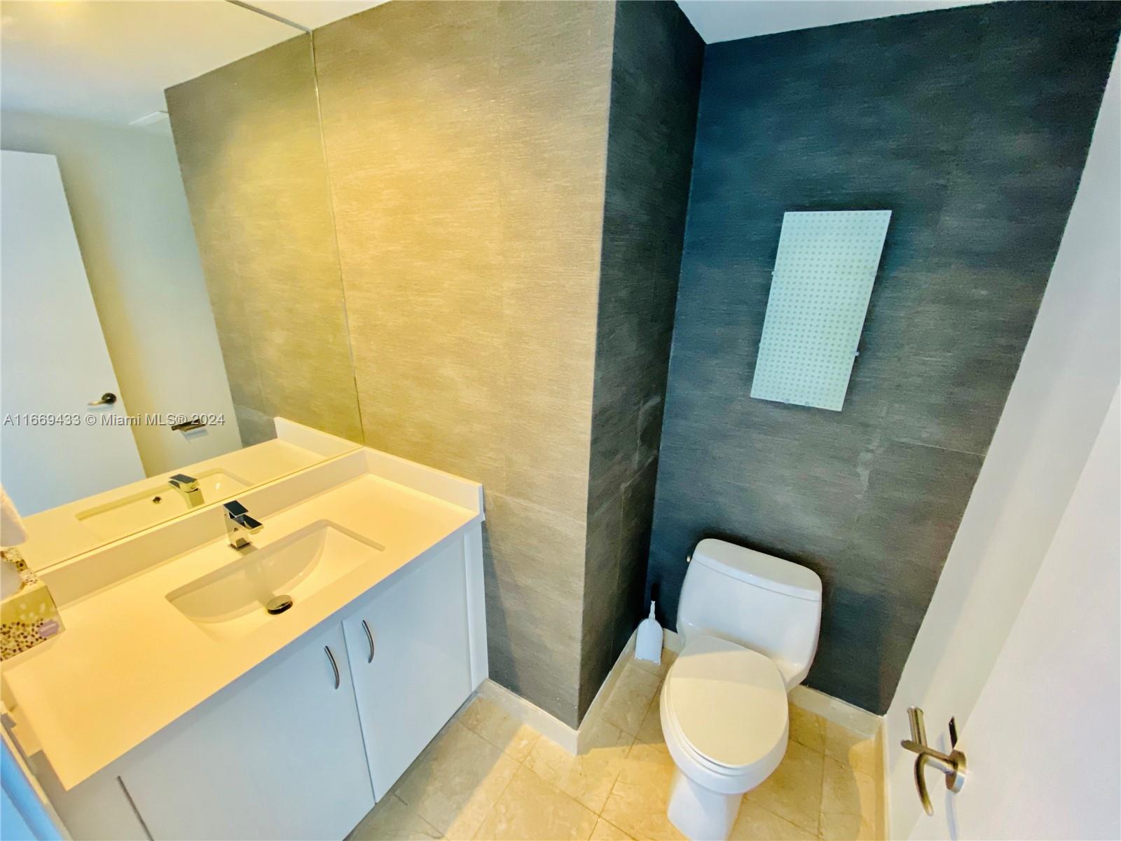 1331 Brickell Bay Dr #1405, Miami FL 33131