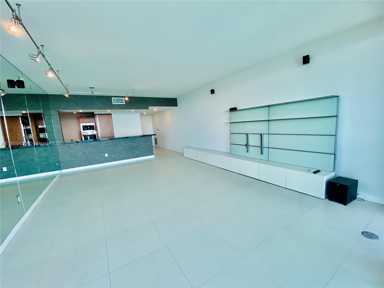 1331 Brickell Bay Dr #1405, Miami FL 33131
