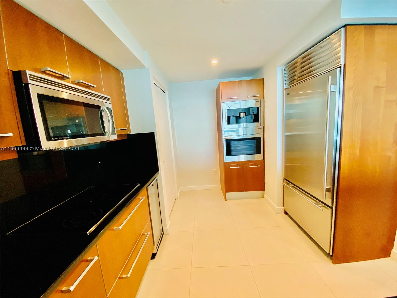 1331 Brickell Bay Dr #1405, Miami FL 33131