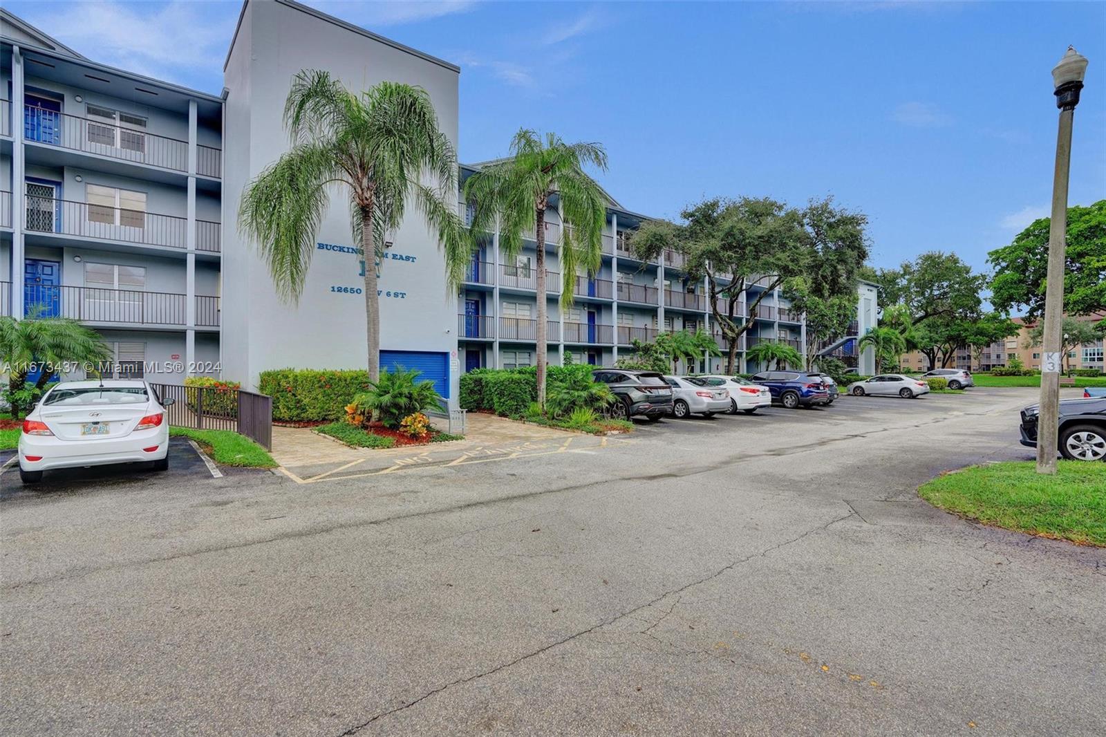 12650 SW 6th St #407K, Pembroke Pines, Florida image 32