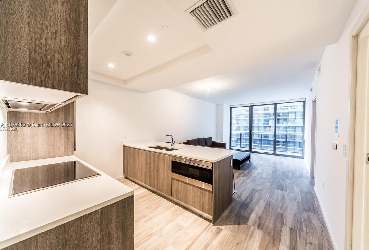 801 S Miami Ave #2707, Miami FL 33130