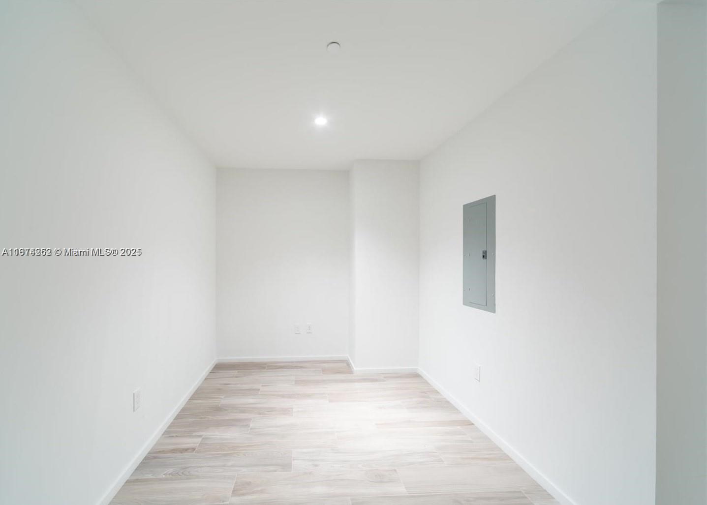 801 S Miami Ave #2707, Miami FL 33130