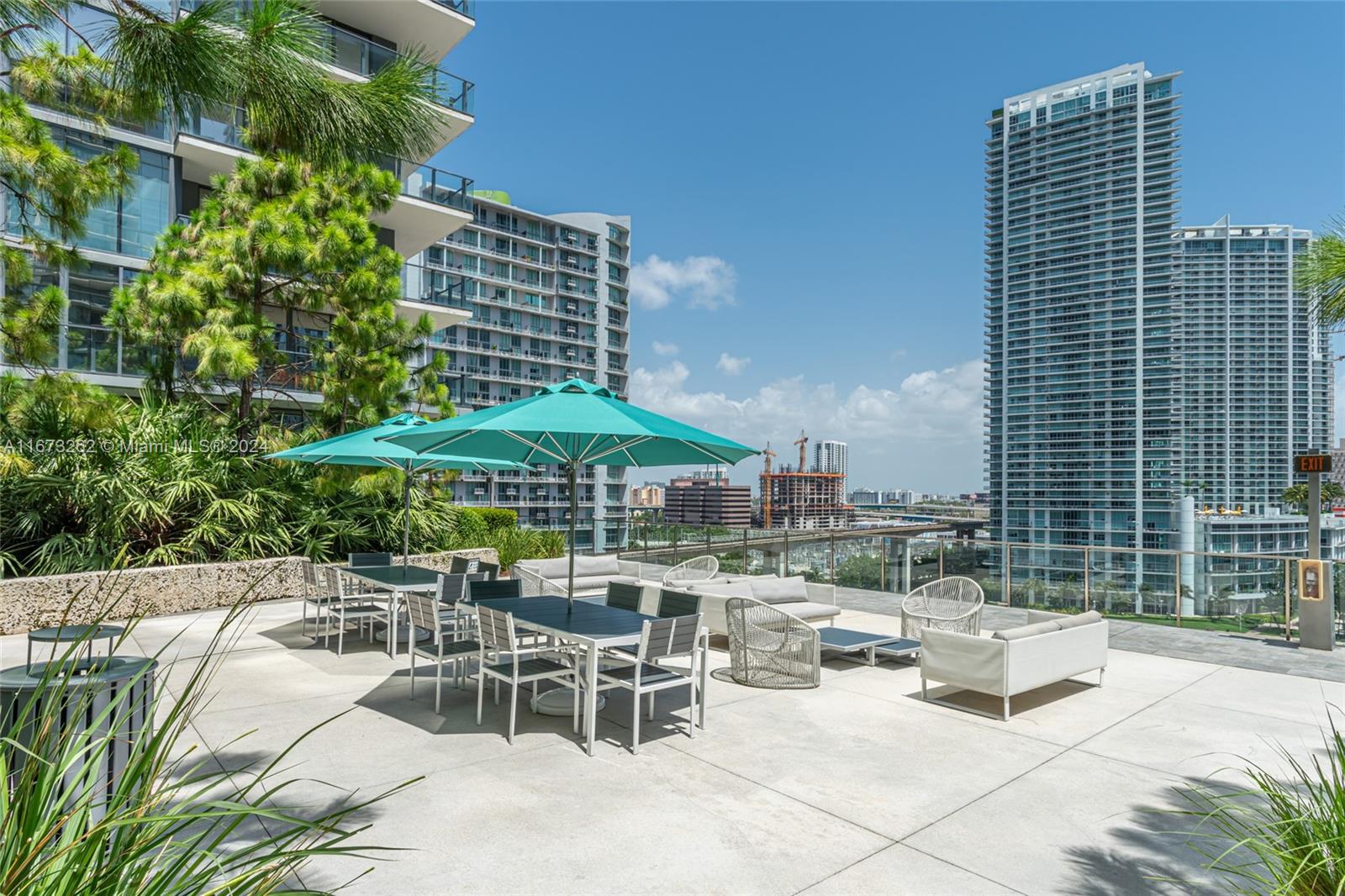 88 SW 7th St #2101, Miami, Florida image 24