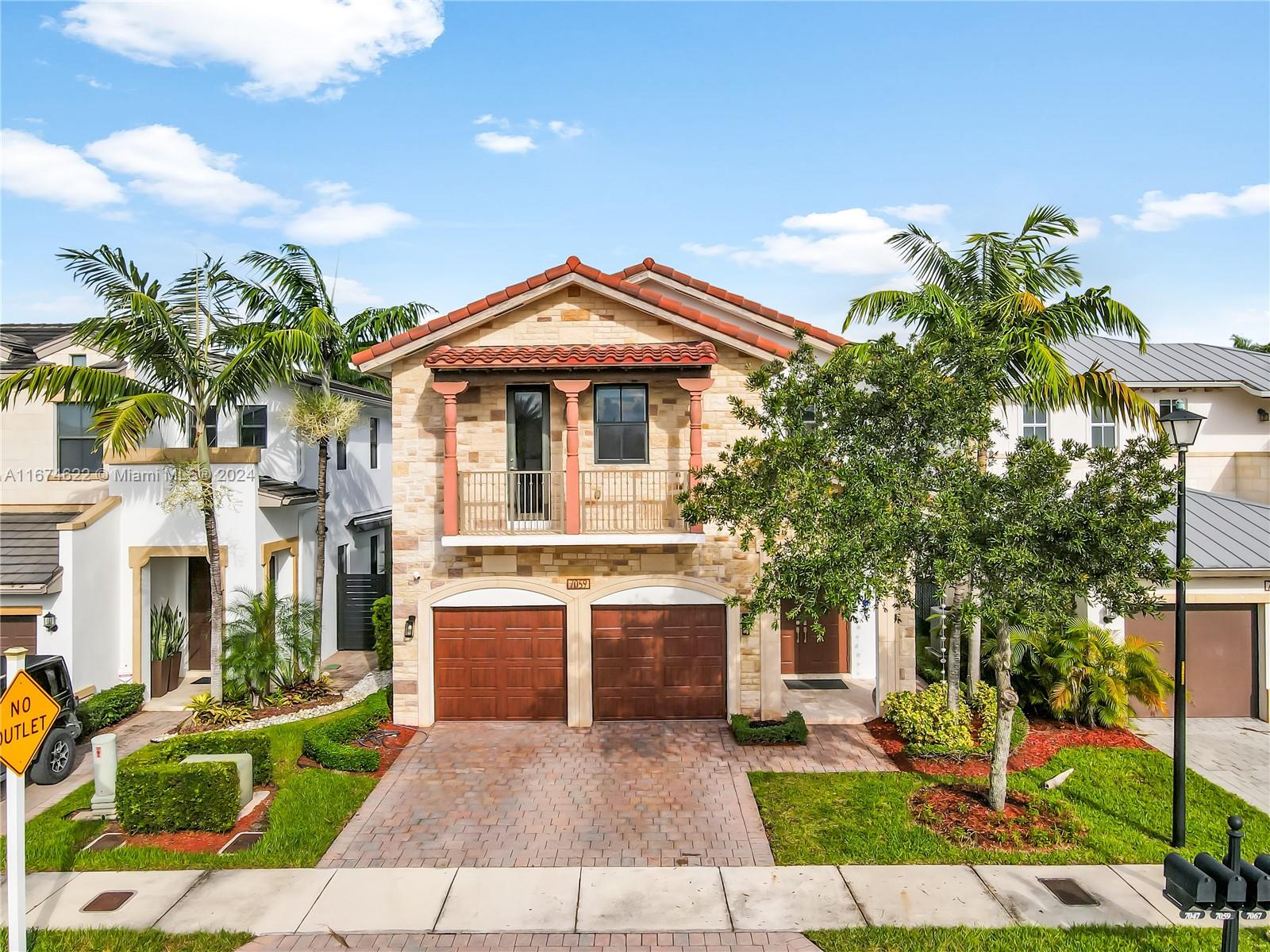 Stunning home located in the heart of Doral! Featuring 5 spacious bedrooms and 4 elegant bathrooms, this property boasts marble and wood flooring, a sleek modern kitchen, and a patio with a pool and barbecue area. The garage has been fully remodeled to optimize space. Set in a great and secure residential community, the amenities include a clubhouse with a pool, gym, BBQ area, Jacuzzi, children's room, game room, sauna, meeting room, and more. Conveniently close to top-rated schools, the airport, restaurants, shopping centers, supermarkets, pharmacies, and more!