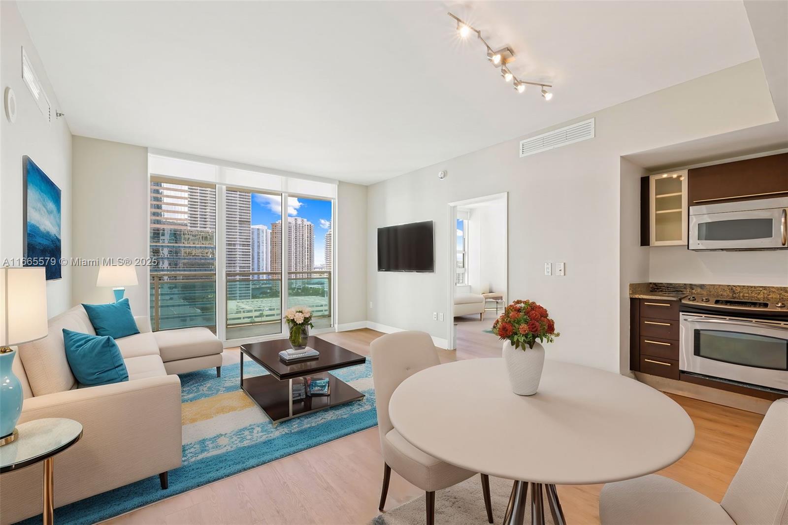 Welcome to the best deal for a 2bed/2bath with water and skyline views at Plaza Brickell. Features include: split floor plan, laminate floors, high end kitchen appliances, large terrace, w/d ss appliances, spacious master bedroom with large on-suite bathroom including shower and large soaking tub. The second bedroom has beautiful partial water and skyline views, ample closet space as well as on-suite bathroom. Have access to resort style amenities including 2 pools, hotel style gym, business center and more. Steps to Brickell City Center, Mary Brickell Village, shops ,restaurants and more.