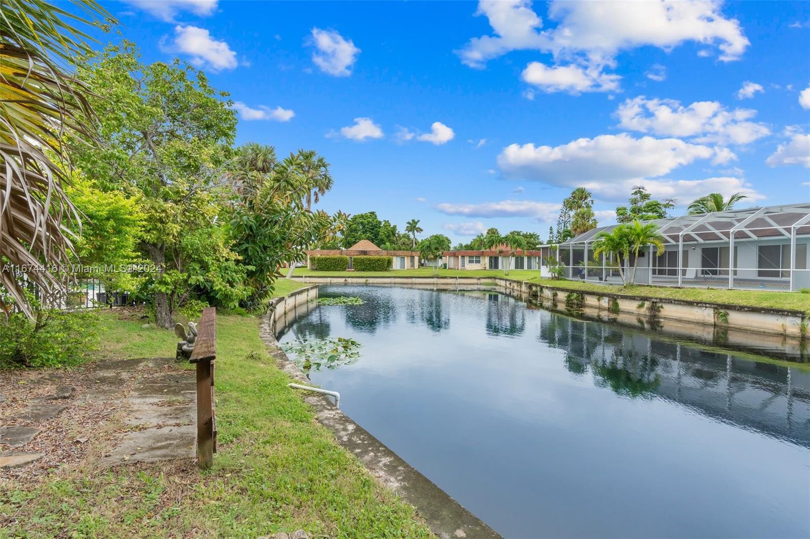 5106 Bayberry Ln, Tamarac, Florida image 3