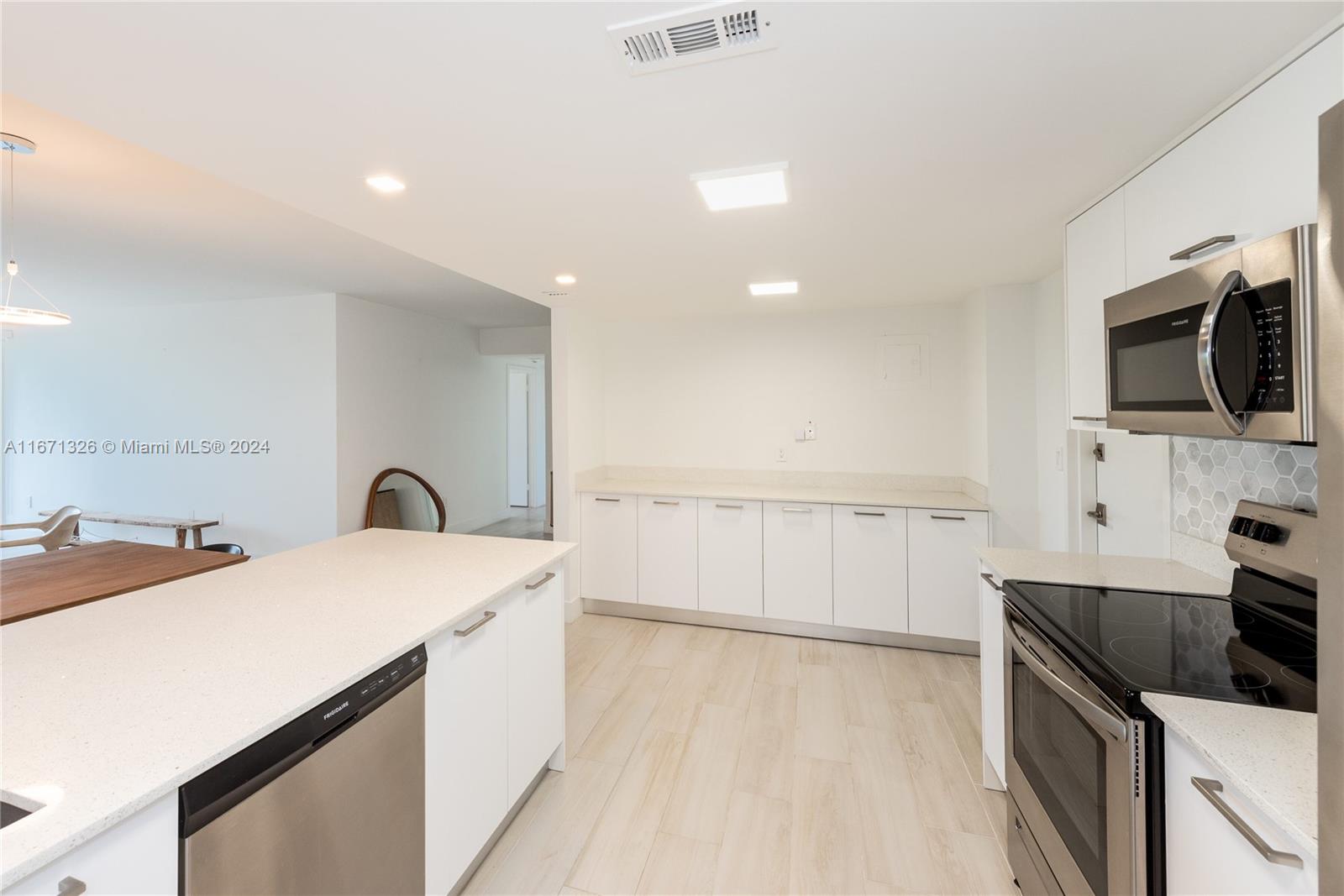 155 Ocean Lane Dr #404, Key Biscayne FL 33149