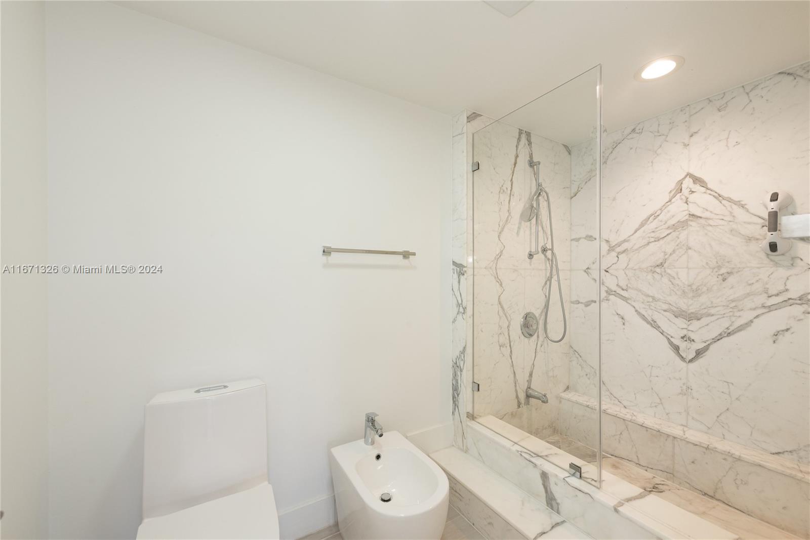 155 Ocean Lane Dr #404, Key Biscayne FL 33149