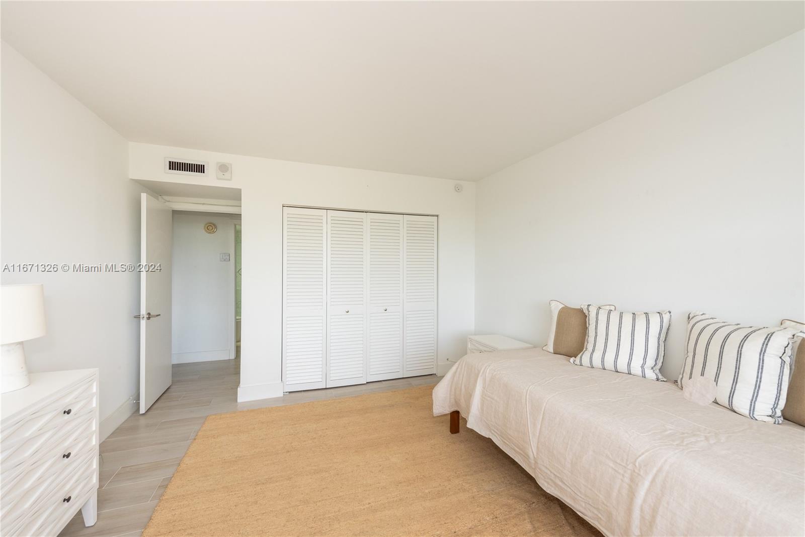 155 Ocean Lane Dr #404, Key Biscayne FL 33149