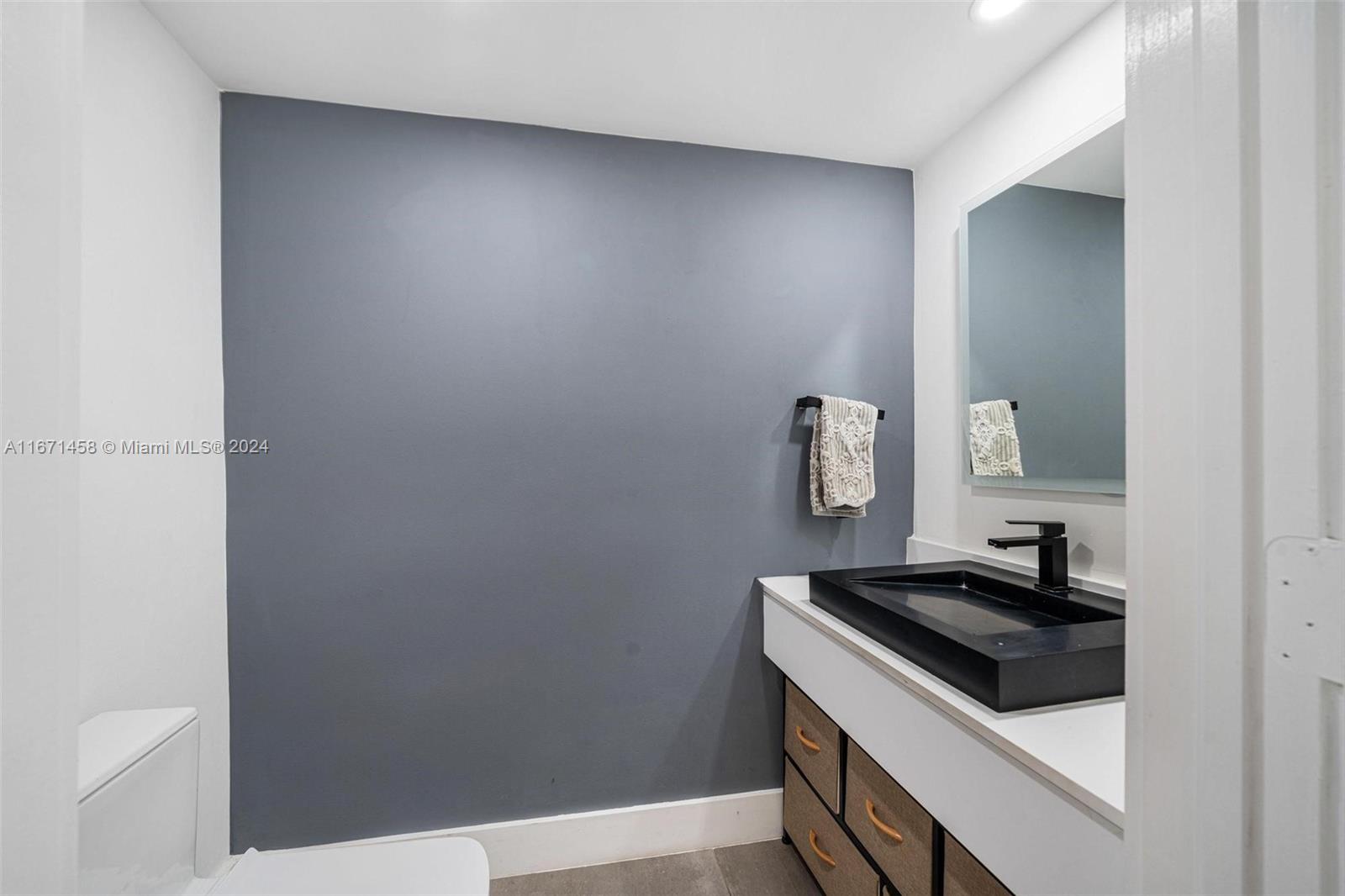 808 Brickell Key Dr #1903, Miami FL 33131