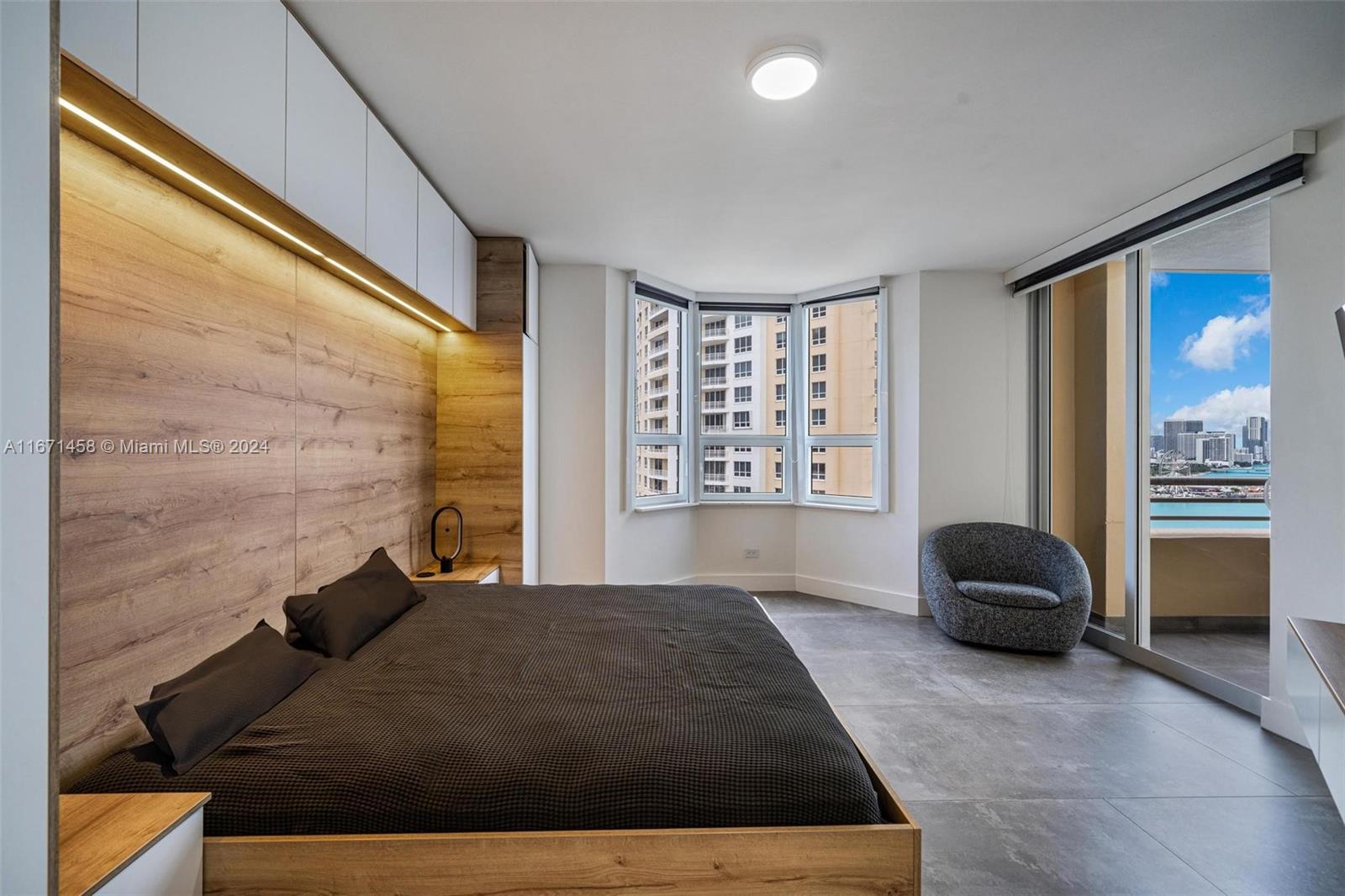 808 Brickell Key Dr #1903, Miami FL 33131