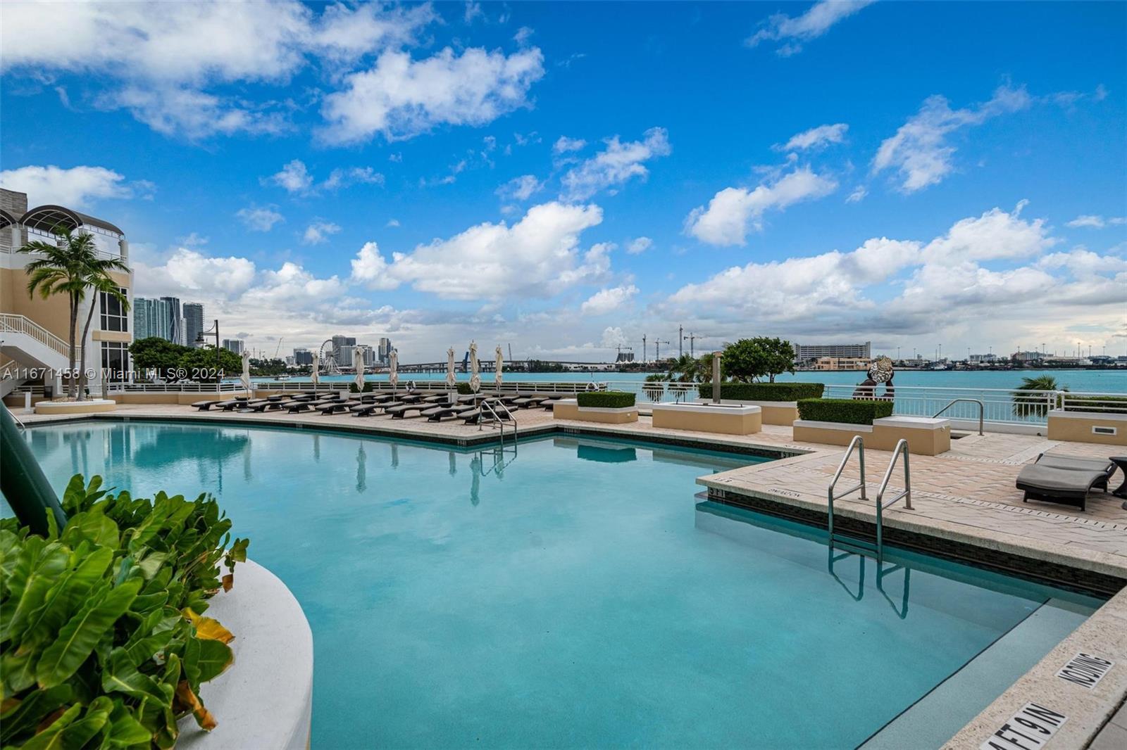 808 Brickell Key Dr #1903, Miami FL 33131