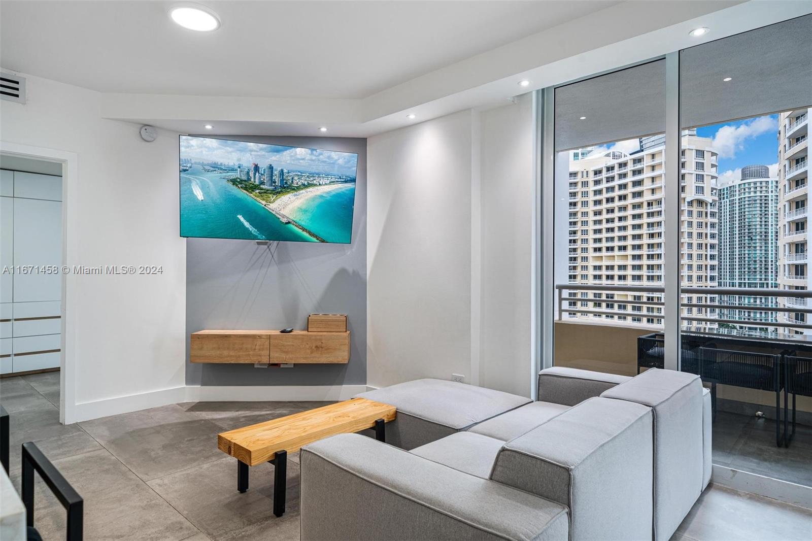 808 Brickell Key Dr #1903, Miami FL 33131