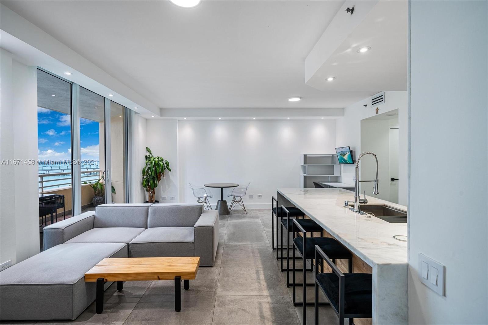 808 Brickell Key Dr #1903, Miami FL 33131