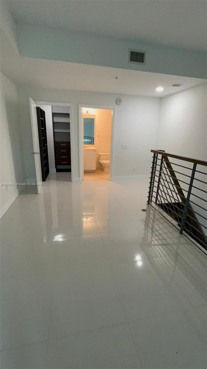 60 SW 13th St #1122, Miami FL 33130