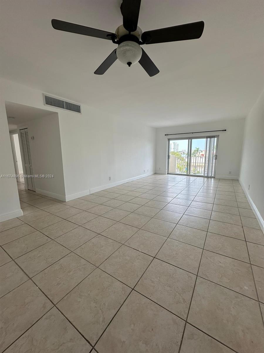 1455 N Treasure Dr #4A, North Bay Village, Florida image 3