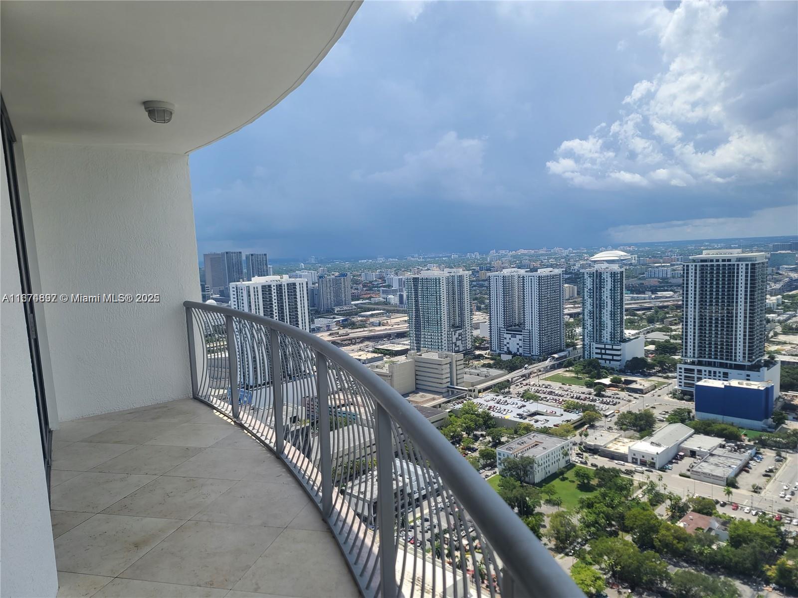 WELCOME TO THIS AMAZING 2 BEDROOMS 2 BATHROOMS UNIT I THE CENTER OF THE VIBRANT NEIGHBORHOOD OF EDGEWATER. WITHIN WALKING DISTANCE OF MARGARET PACE PARK, RESTAURANTS, PEREZ ART MUSEUM, ADRIENNE ARSHT CENTER AND MUCH MORE. THE APARTMENT HAS MARBLE FLOORS AND A WRAP-AROUND BALCONY WITH SPECTACULAR VIEWS OF MIAMI SKYLINE. LARGE KITCHEN WITH STAINLESS STEEL APPLIANCES, GRANITE COUNTERTOPS, UPGRADED CEILING LIGHTING. RESIENTS EMJOY RESORT-STYLE GYM AND LOUNGE AREA OVERLOOKING THE CITY AND THE BAY, THE FULLY- EQUIPPED FITNESS CENTER AND CLUBROOM AND CONVENIENT LOBBY SHOPS THAT COMPLEMENT THE FULL-TIME STAFF SERVICES 24/7 SECURITY, VALET PARKING AND MUCH MORE