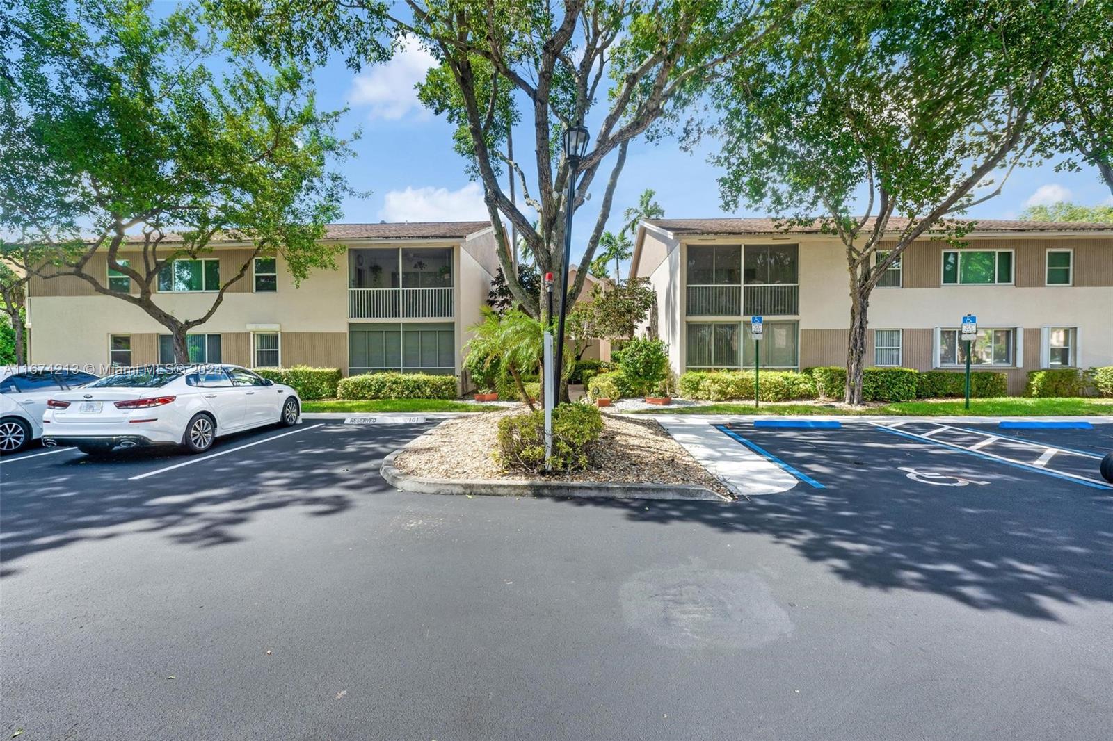 7505 Trent Dr #103, Tamarac, Florida image 2