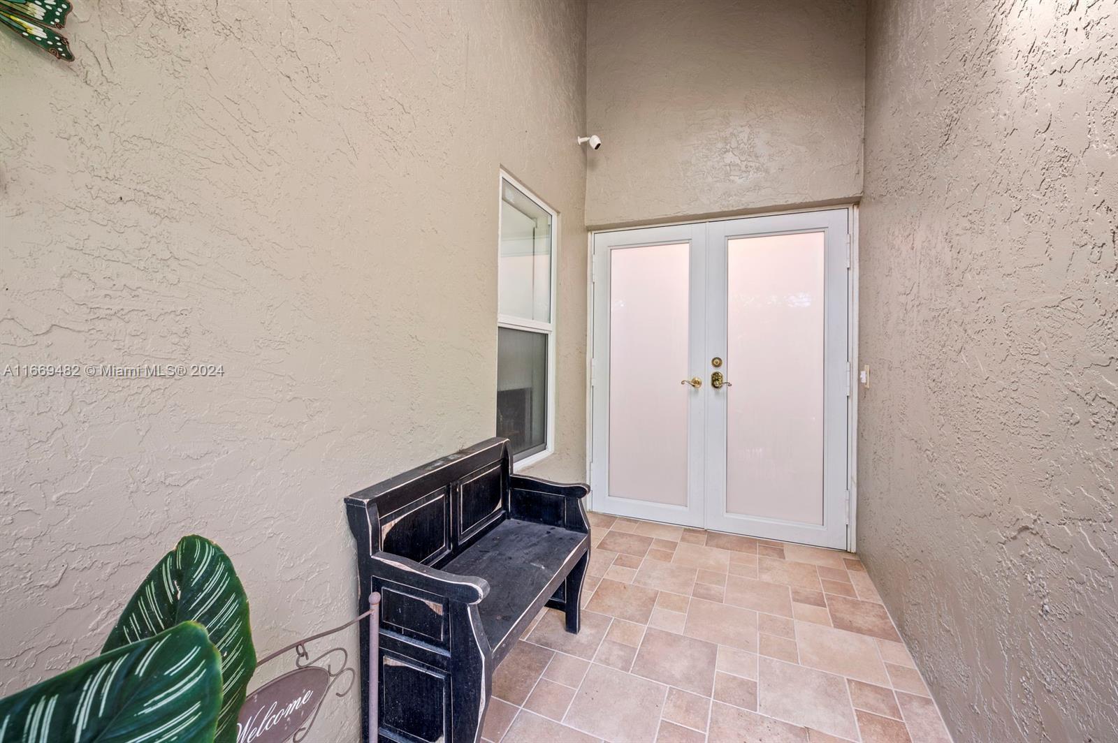 2150 Cove Ln, Weston, Florida image 10