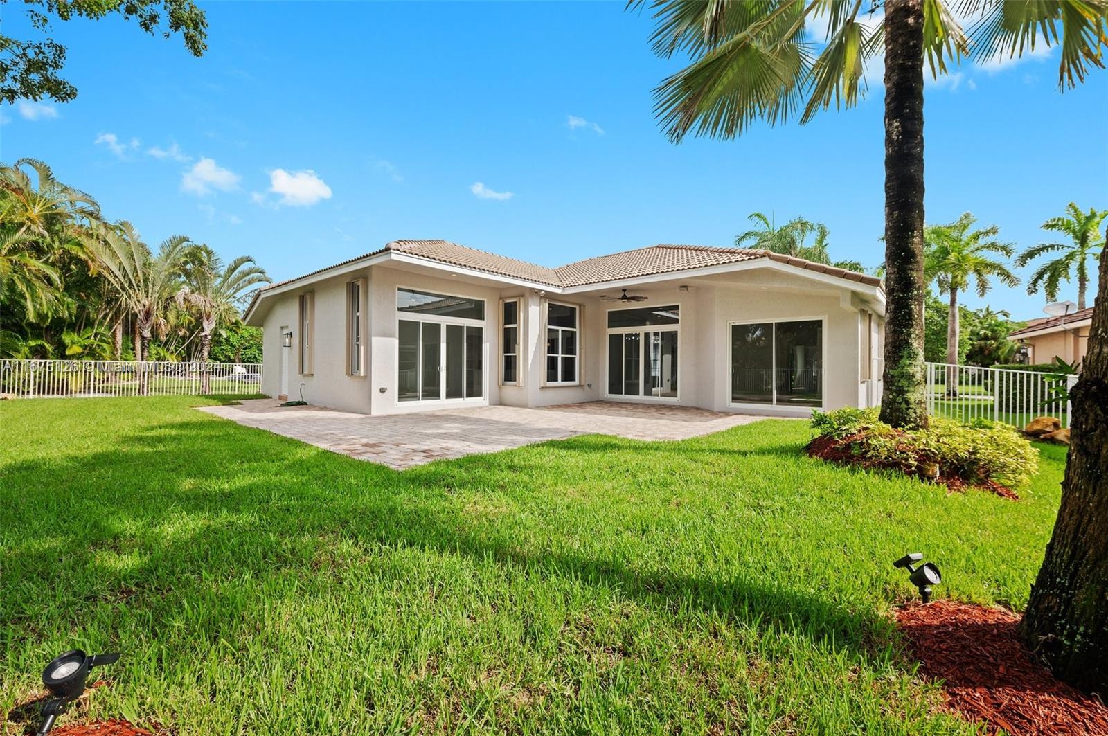 1807 Victoria Pointe Cir, Weston, Florida image 29