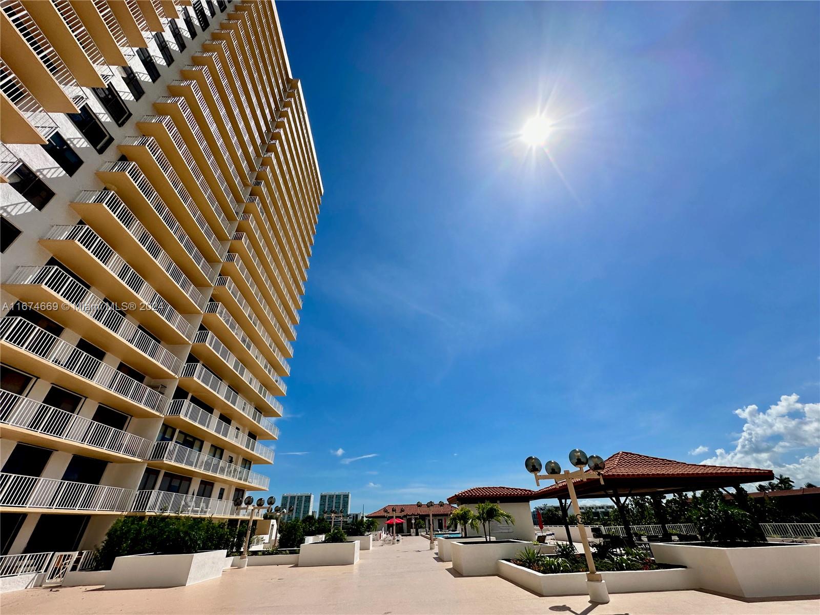 290 174th St #1419, Sunny Isles Beach, Florida image 28