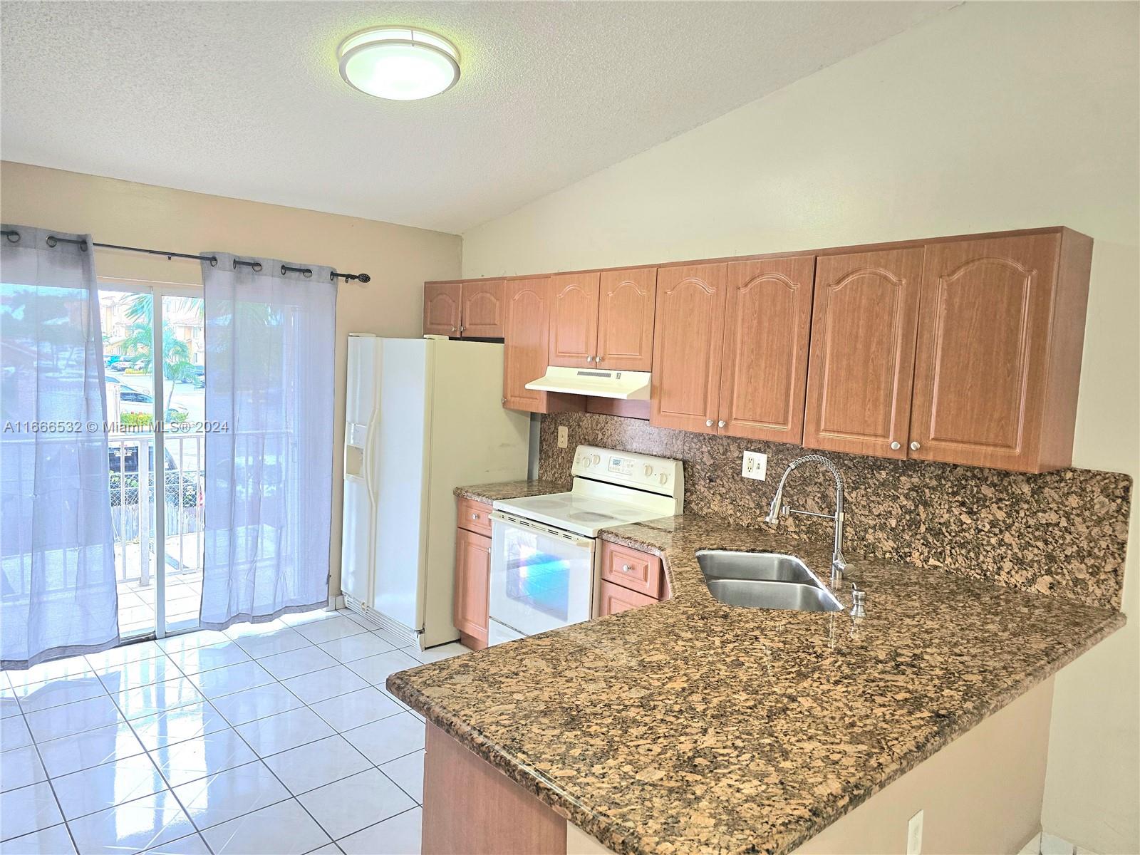 3375 W 76th St #215, Hialeah, Florida image 2