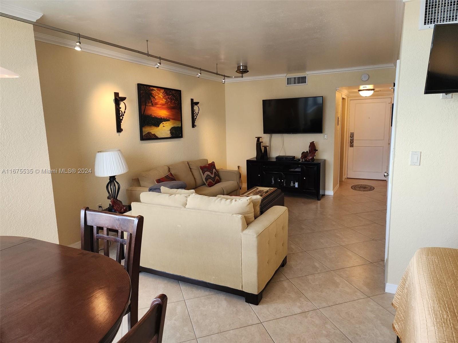 2899 E Collins Ave #1025, Miami Beach, Florida image 10