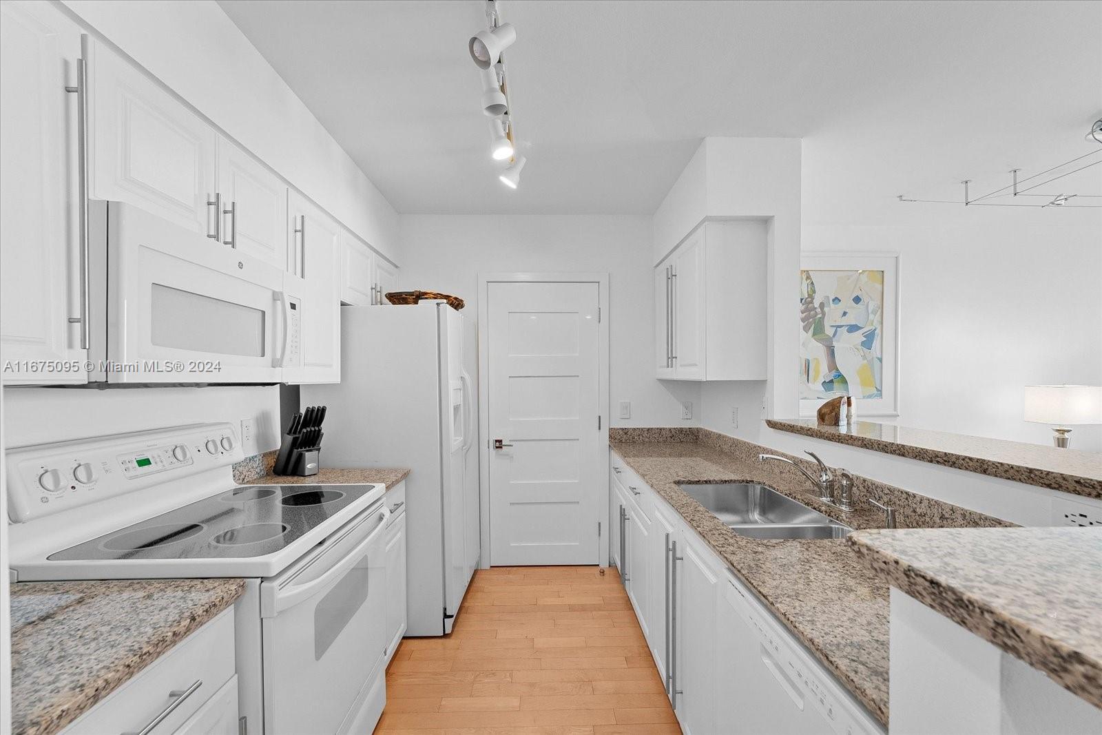 90 Alton Rd #2206, Miami Beach FL 33139