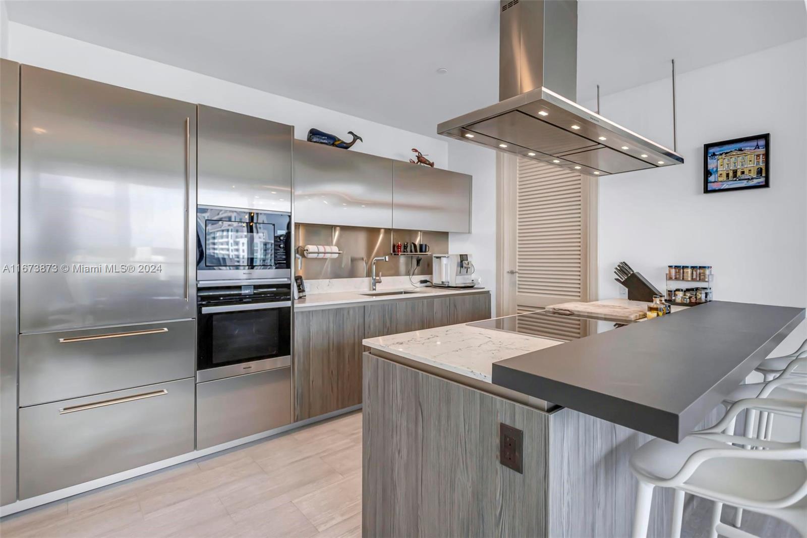 1000 Brickell Plz #PH5105, Miami FL 33131
