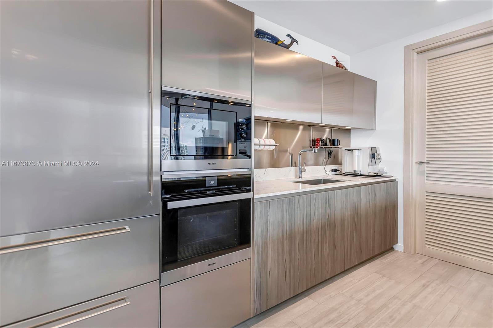 1000 Brickell Plz #PH5105, Miami FL 33131