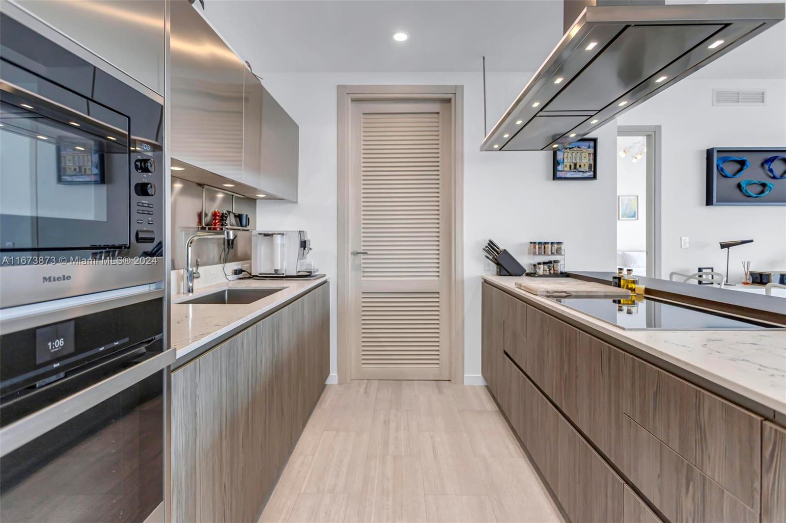 1000 Brickell Plz #PH5105, Miami FL 33131