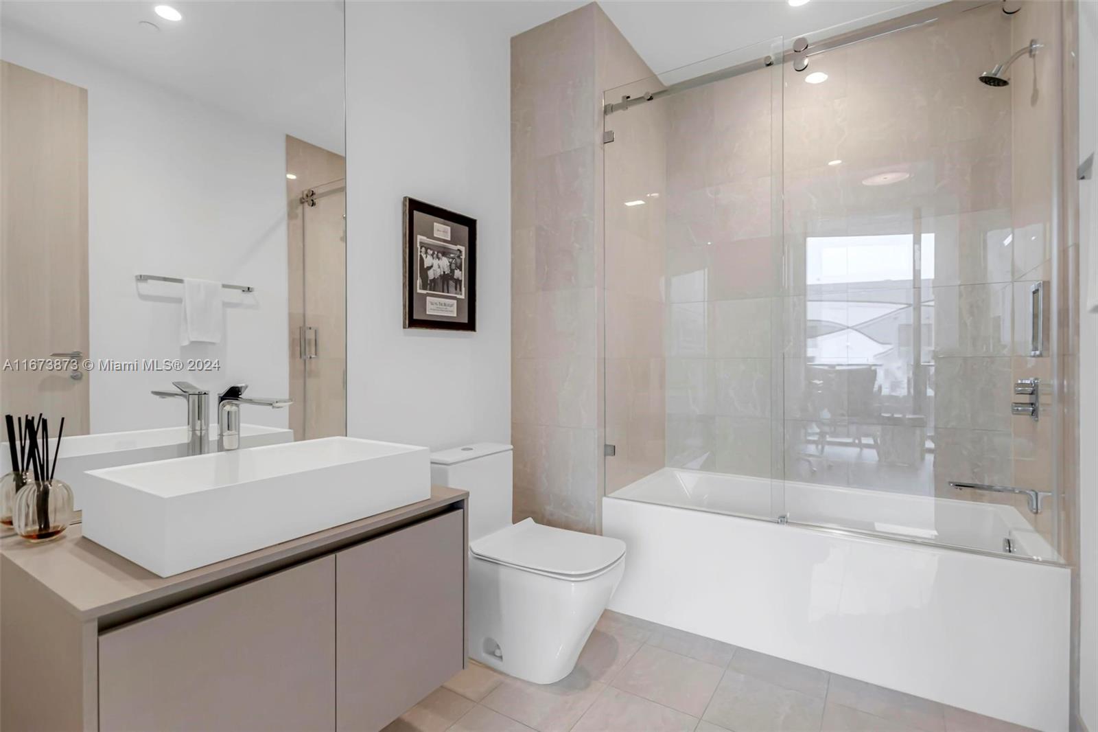 1000 Brickell Plz #PH5105, Miami FL 33131
